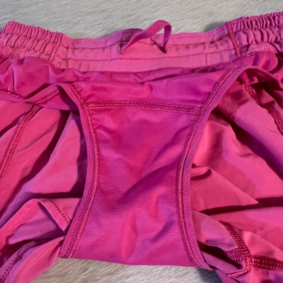 Lululemon Hotty Hot Low-Rise Lined Short 4" - Picture 13 of 14